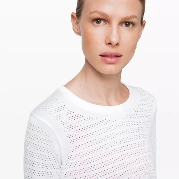 Lululemon 6 white Breeze By LS White Perforated long sleeve top great condition - Picture 10 of 12